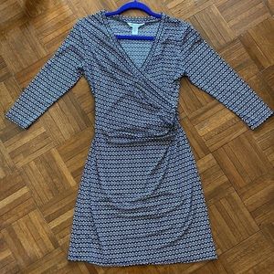 Diane Von Furstenburg 100% Jersey Silk Mock Wrap Dress Black White Pattern EUC